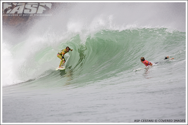 CJ Hobgood Barrel at Billabong Pro Mundaka. Credit ASP Tostee